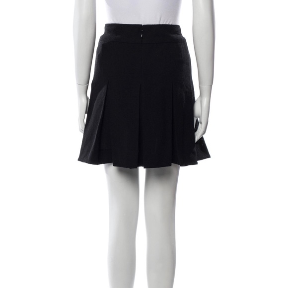 Chanel Pleated Skirt with cc logo on waist: Size: FR40 US M - Picture 3 of 3